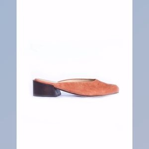 Reposh! Gorgeous Mari Giudicelli suede slides